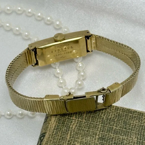Slender Gold Vintage Seiko Wind-Up Watch - Picture 4 of 8